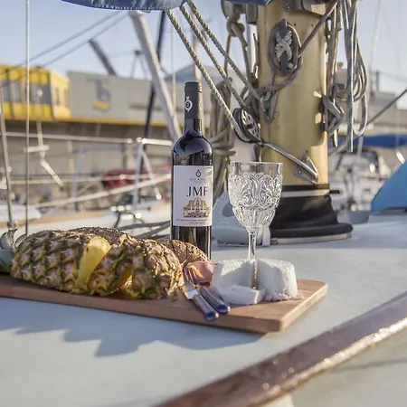 Botel Sailboat Unique Experience